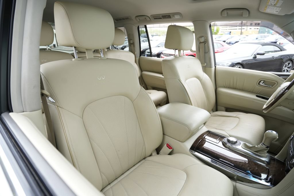 Used 2012 INFINITI QX56 4WD w/ Deluxe Touring Pkg image 31