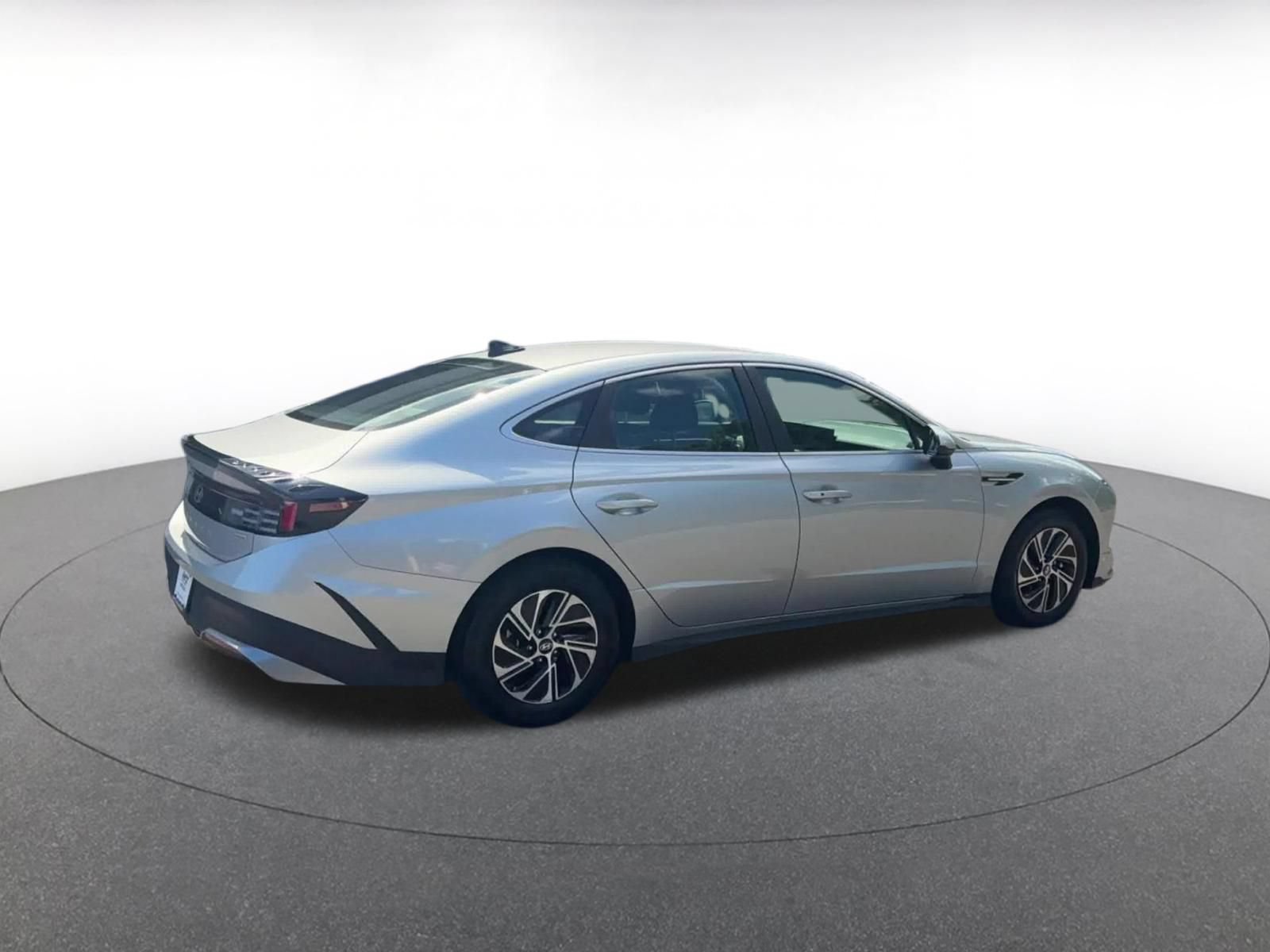 Used 2026 Hyundai Sonata Blue FWD image 12
