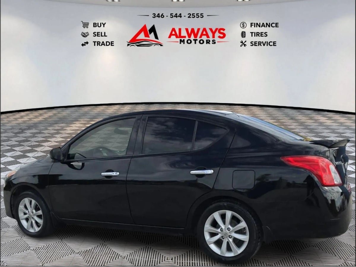Used 2015 Nissan Versa w/ SL Tech Package FWD image 25