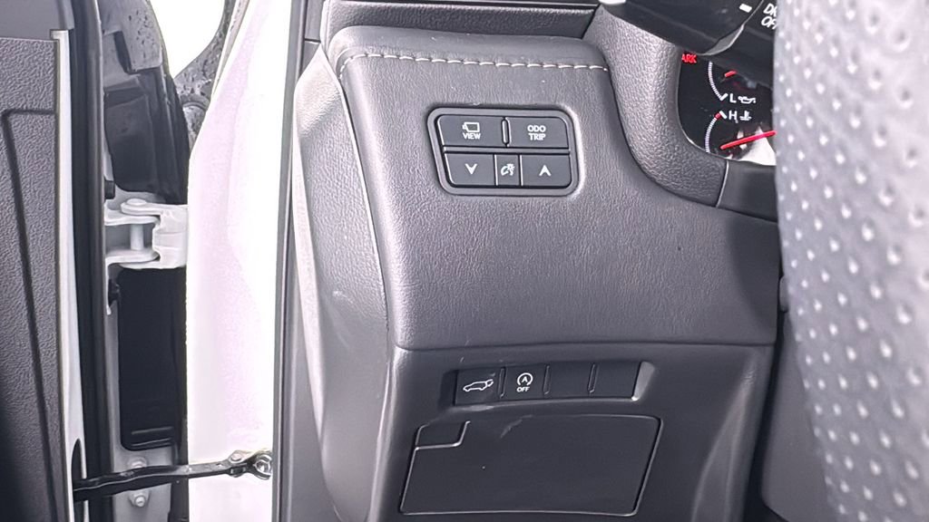 Used 2023 Lexus LX 600 F Sport image 38