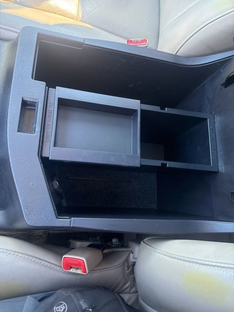 Used 2016 Toyota Sequoia Limited w/ Safety & Convenience Package image 29