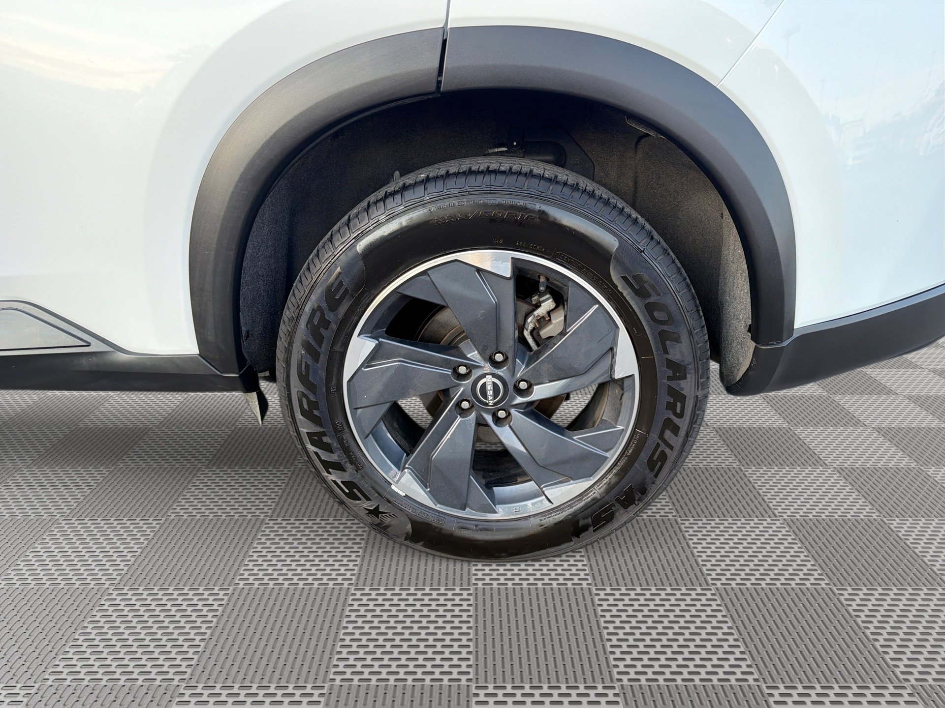 Used 2025 Nissan Rogue SV AWD/4WD image 27