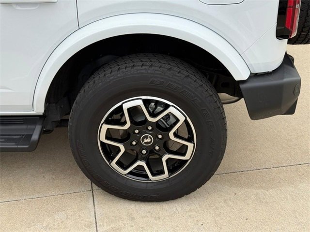 Used 2025 Ford Bronco Outer Banks image 8