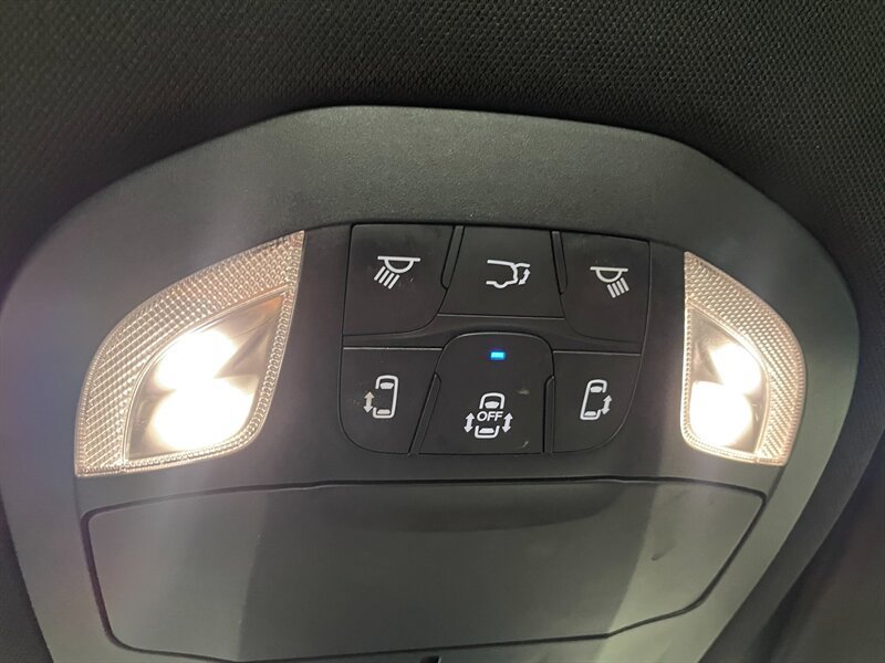 Used 2018 Chrysler Pacifica Touring-L Plus w/ Advanced Safetytec Group FWD image 28