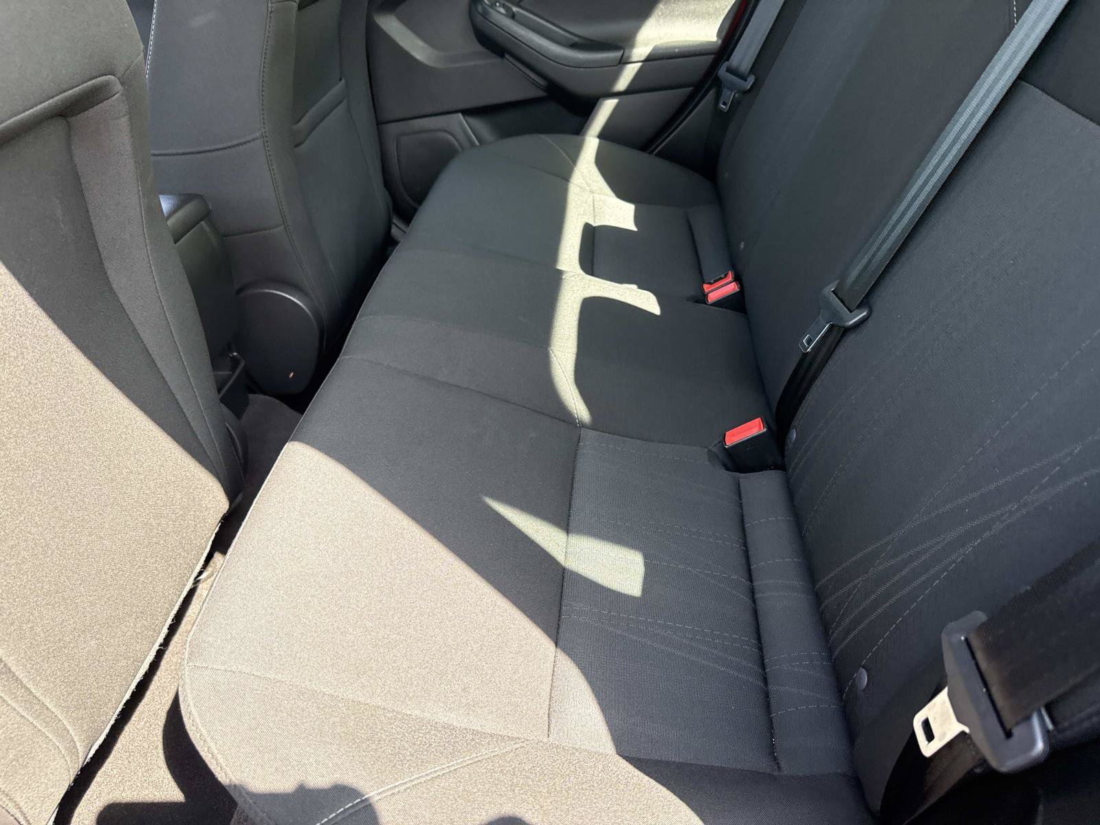 Used 2018 Ford Focus SE FWD image 12
