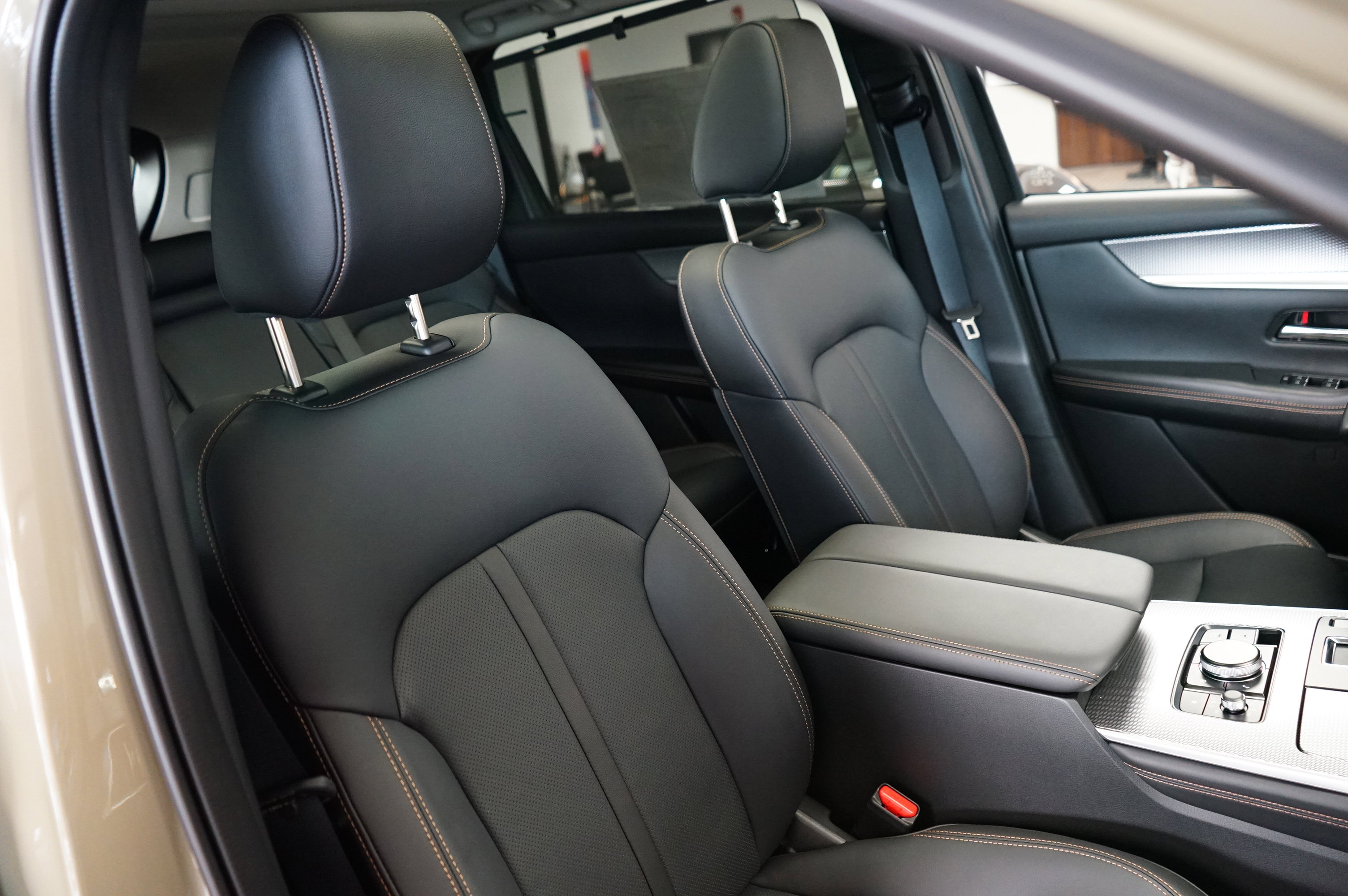 New 2025 MAZDA CX-70 Plug-In Hybrid w/ Premium Pkg image 27