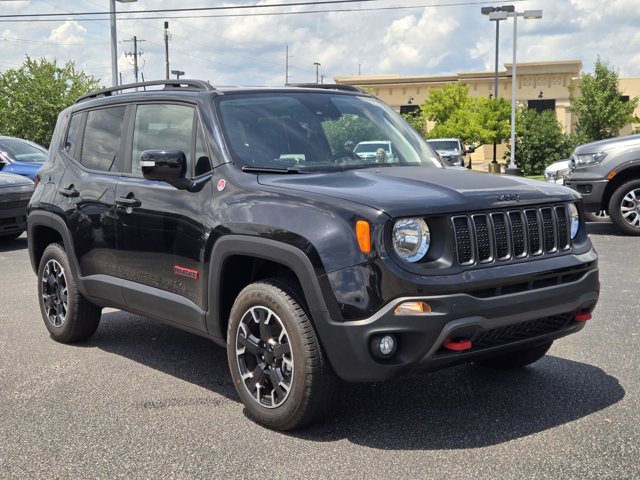 Used 2023 Jeep Renegade Trailhawk AWD/4WD image 9