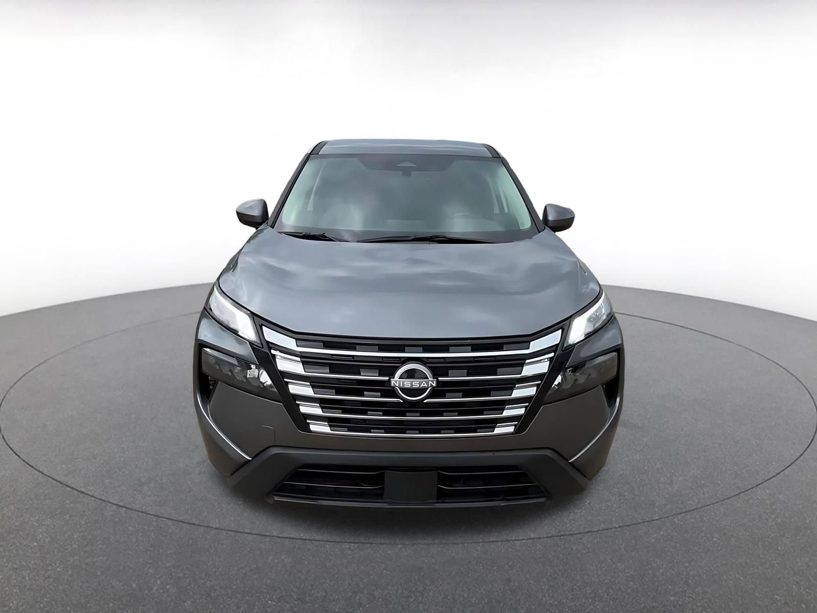 Used 2025 Nissan Rogue SV FWD image 4