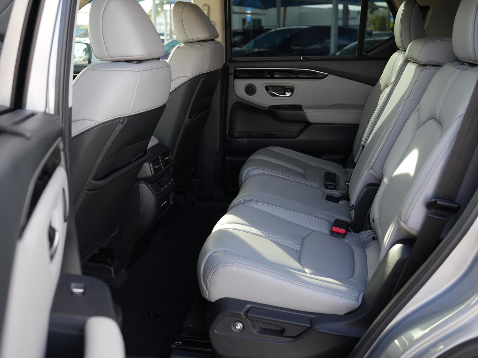 Used 2023 Honda Pilot Touring image 18