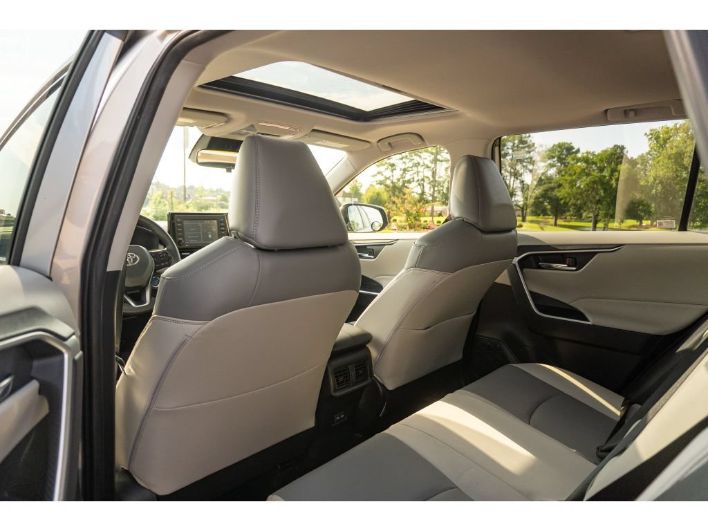 Used 2022 Toyota RAV4 XLE Premium AWD/4WD image 13
