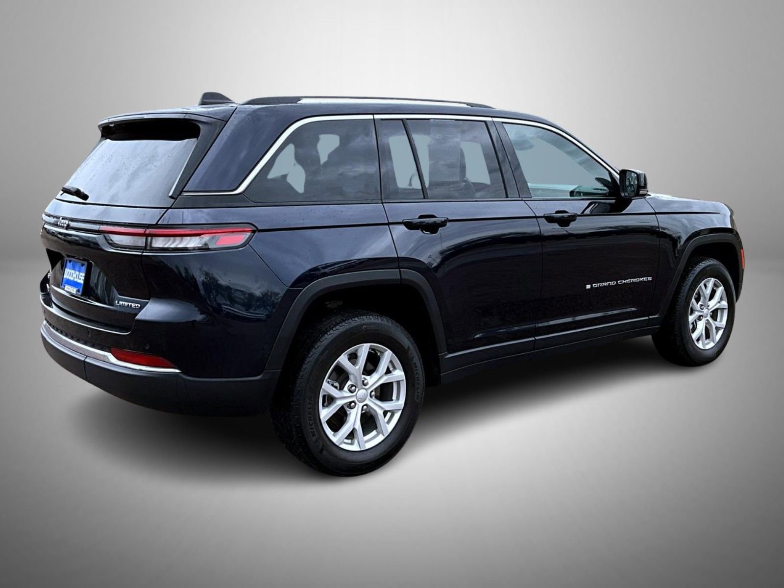 Used 2024 Jeep Grand Cherokee Limited AWD/4WD image 5