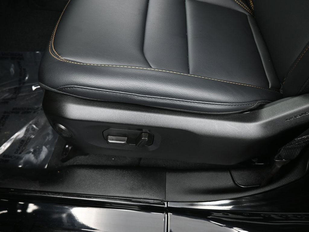 Used 2024 Jeep Gladiator Sport w/ Premium Package image 13