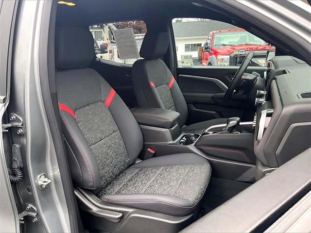 Used 2024 Chevrolet Colorado Z71 image 7