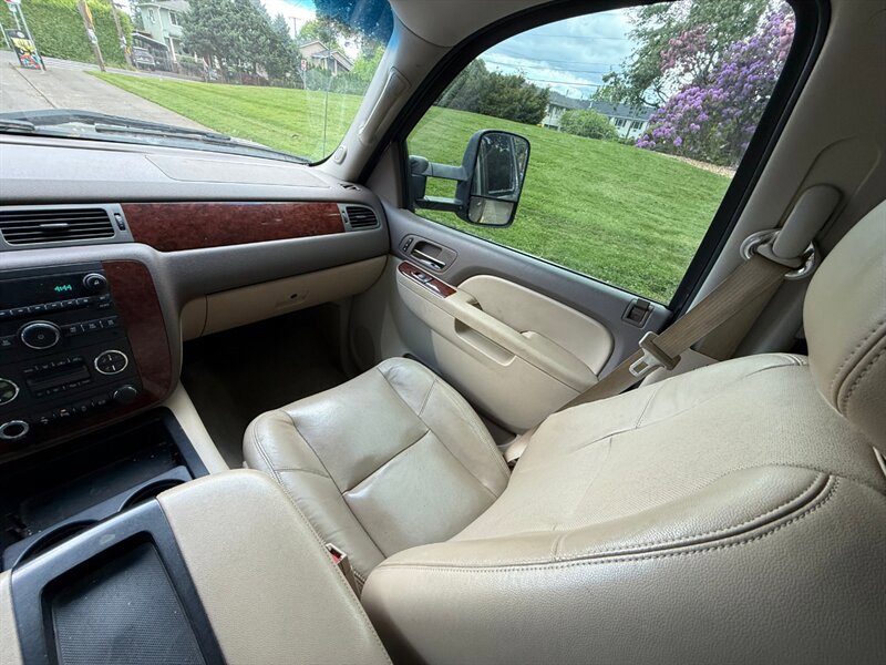 Used 2012 Chevrolet Silverado 2500 LTZ w/ LTZ Plus Package AWD/4WD image 17