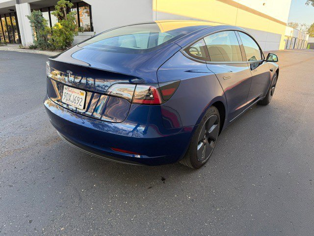 Used 2023 Tesla Model 3 Standard Range image 3