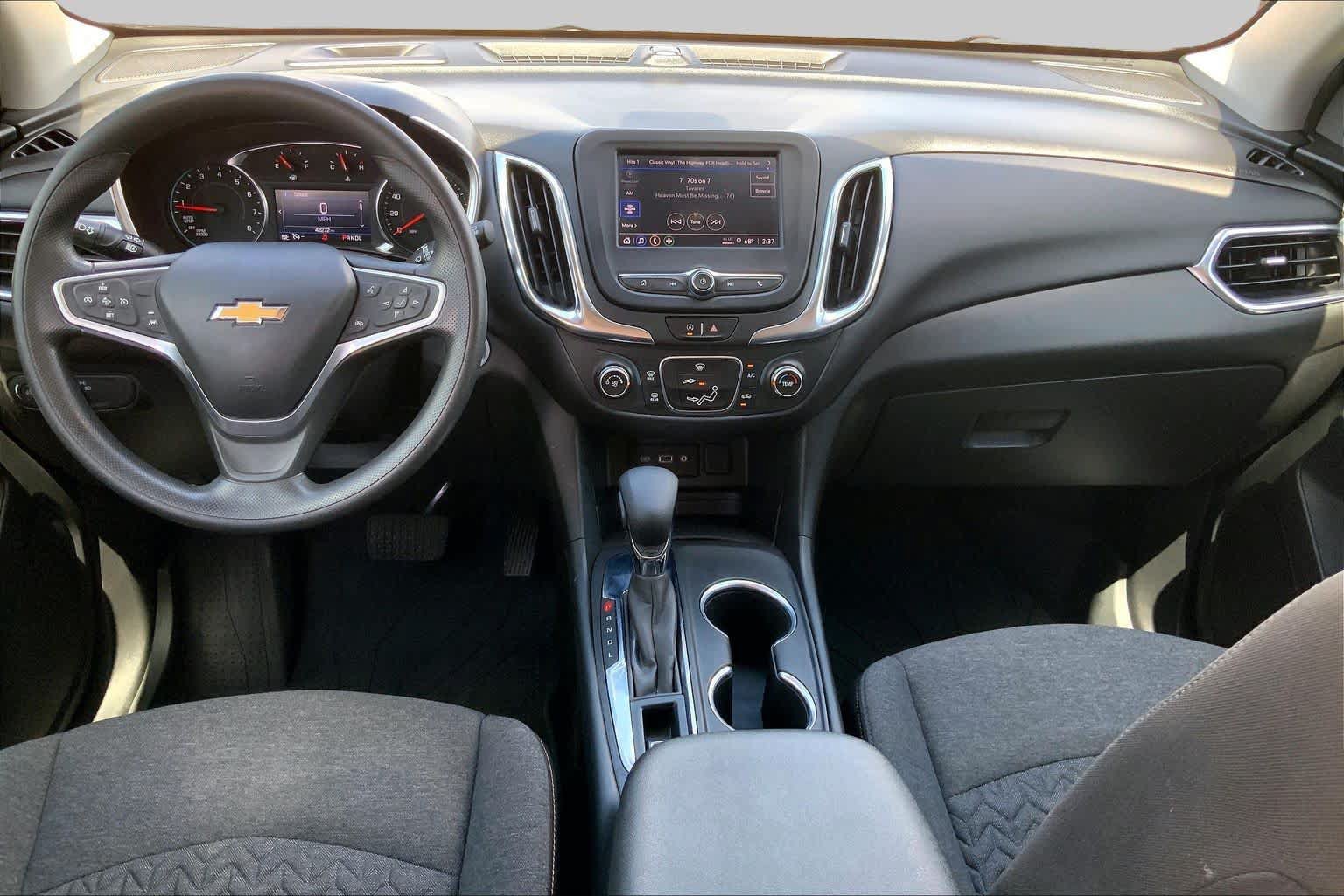 Used 2022 Chevrolet Equinox LT w/ LPO, Floor Liner Package FWD image 16