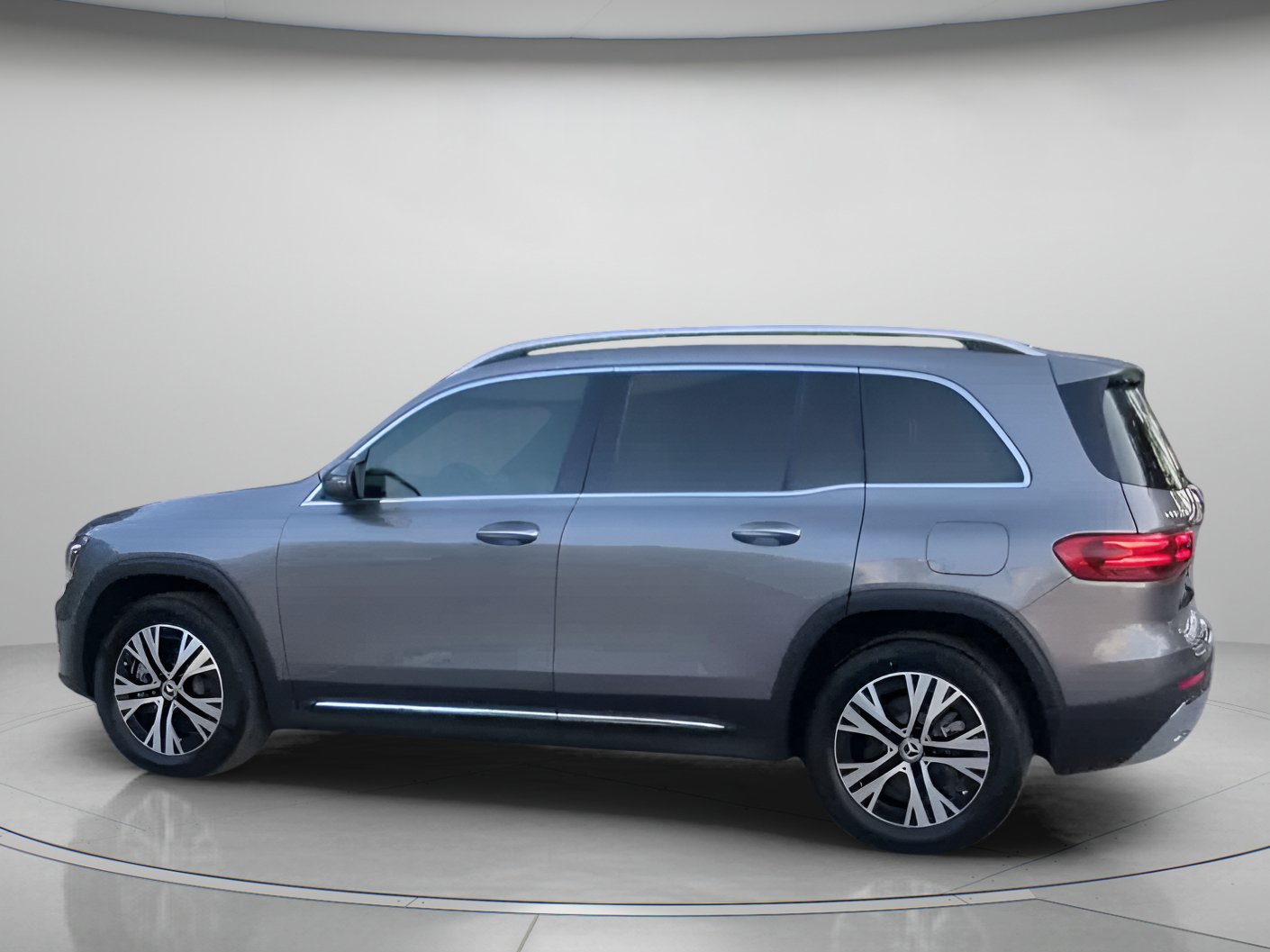 Used 2026 Mercedes-Benz GLB 250 w/ Exclusive Package image 17