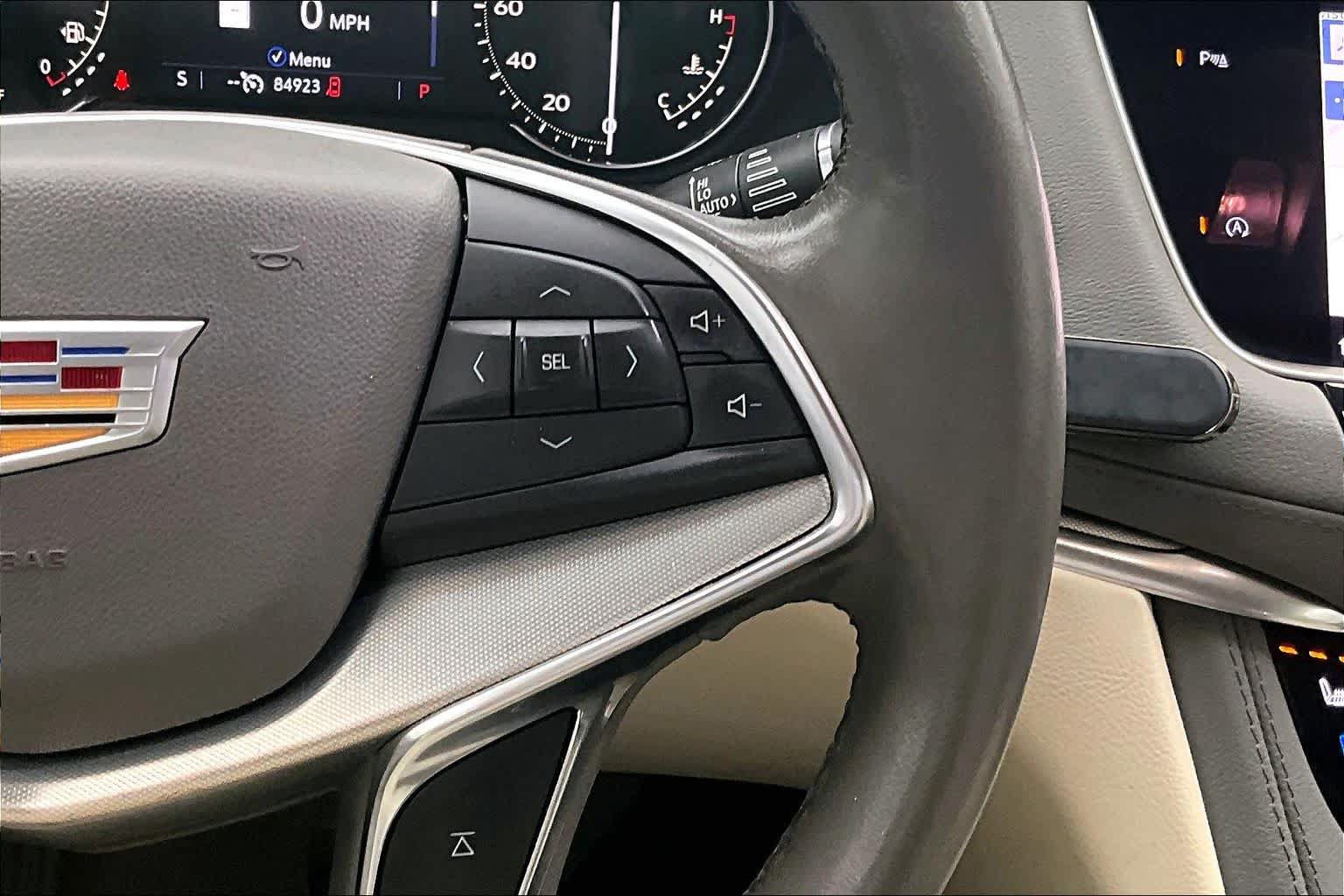Used 2021 Cadillac XT5 Premium Luxury FWD image 25