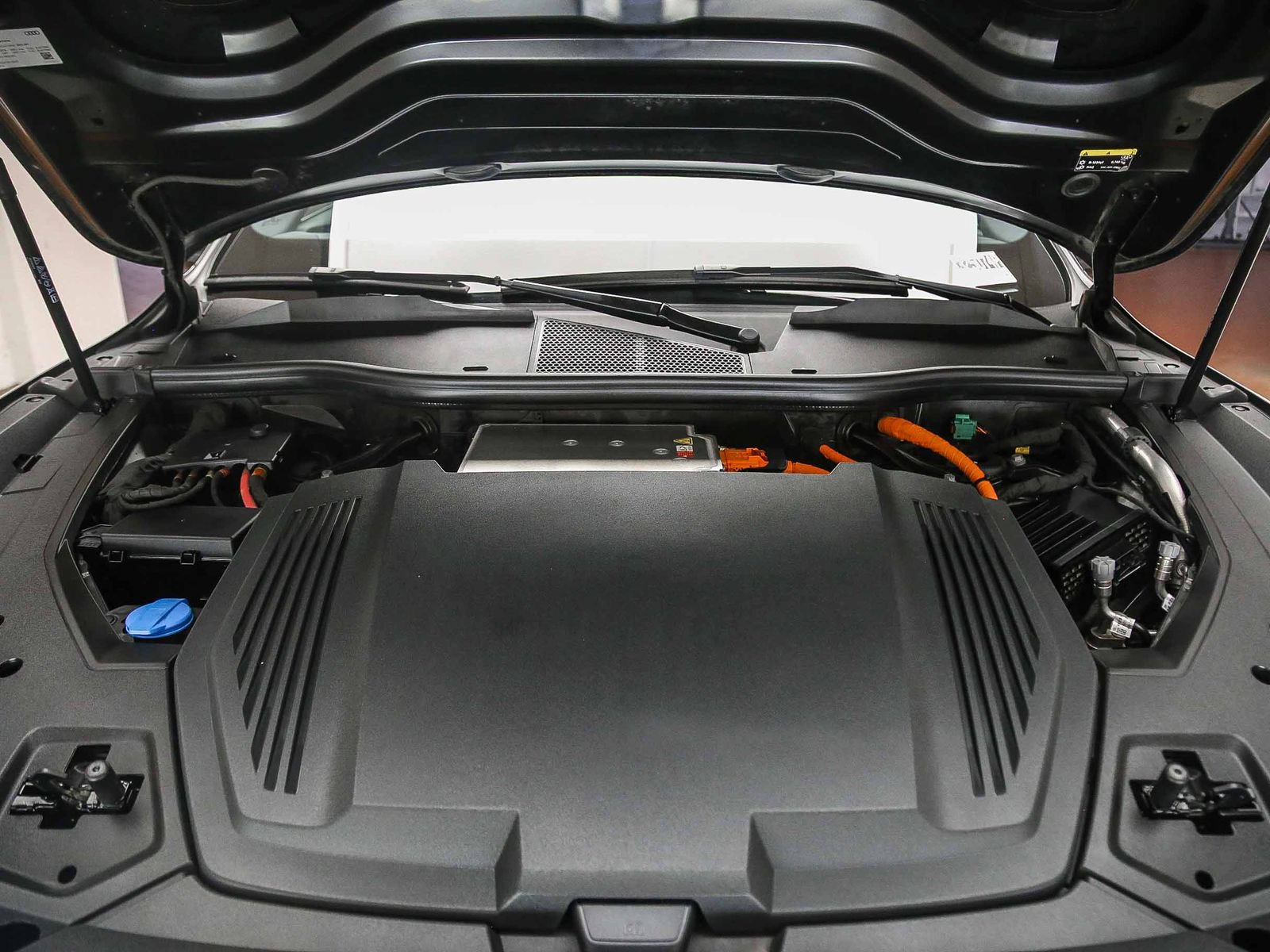 Certified 2022 Audi e-tron Premium Plus AWD/4WD image 28