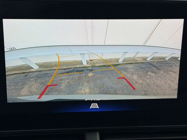 Used 2024 Chevrolet Trax LT w/ LT Convenience Package image 19