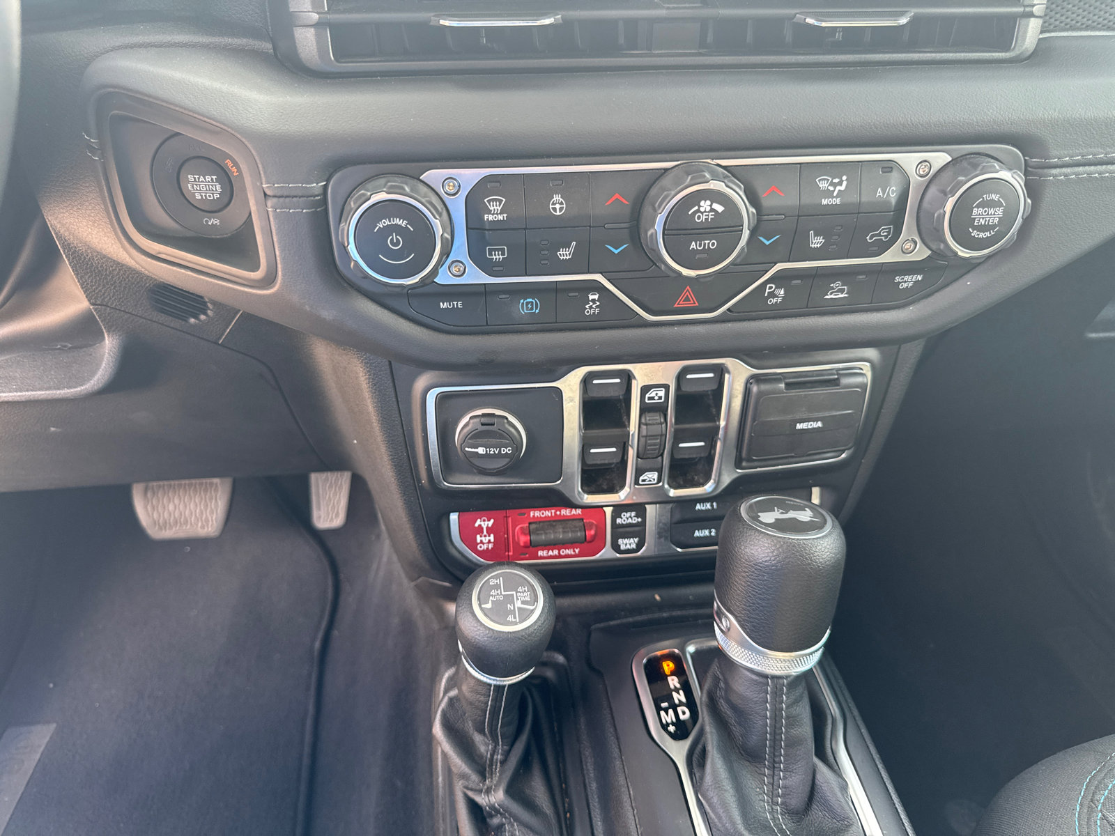 Used 2025 Jeep Wrangler Unlimited Rubicon 4xe w/ Safety Group image 28