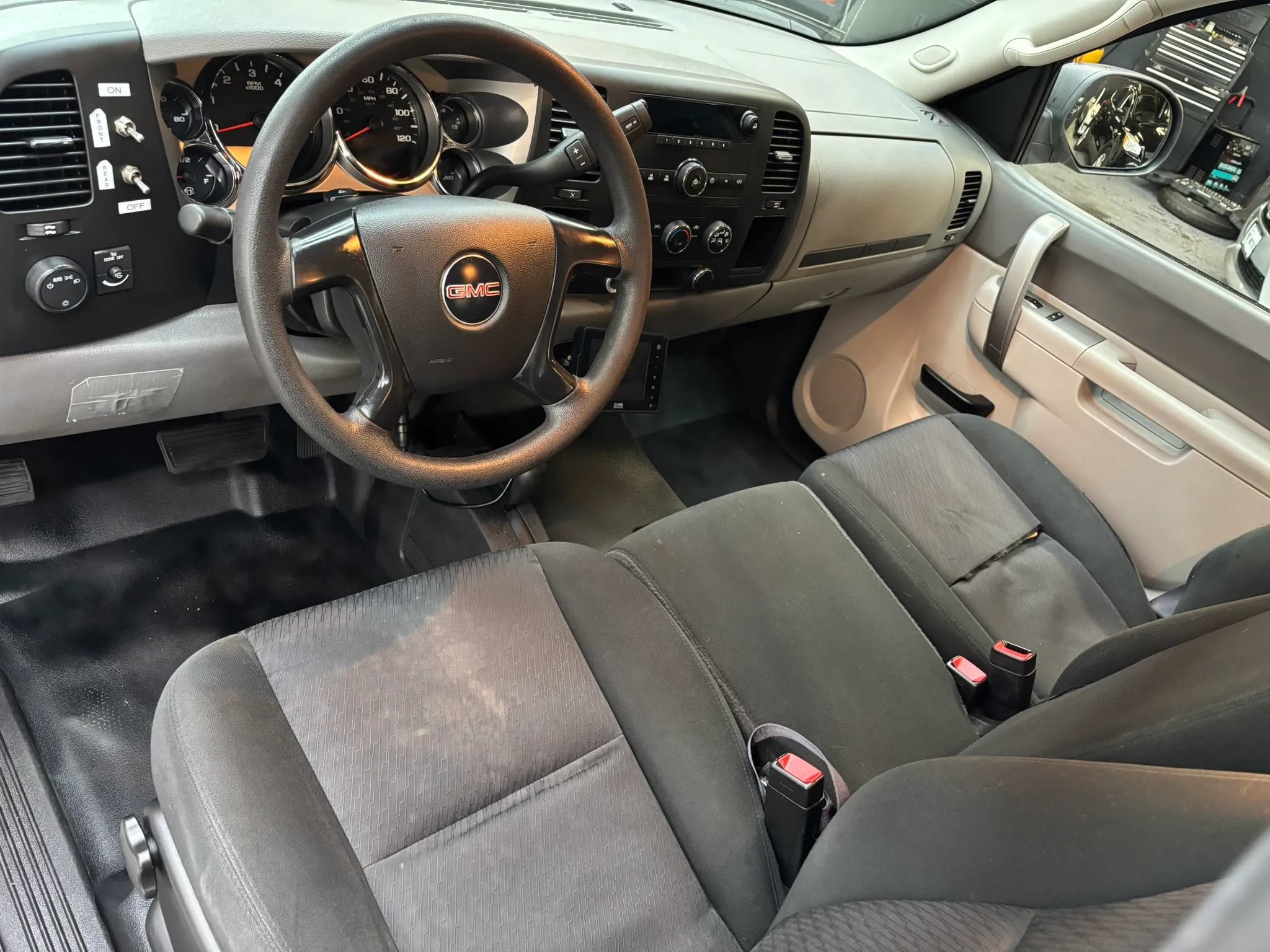 Used 2011 GMC Sierra 2500 W/T AWD/4WD image 12