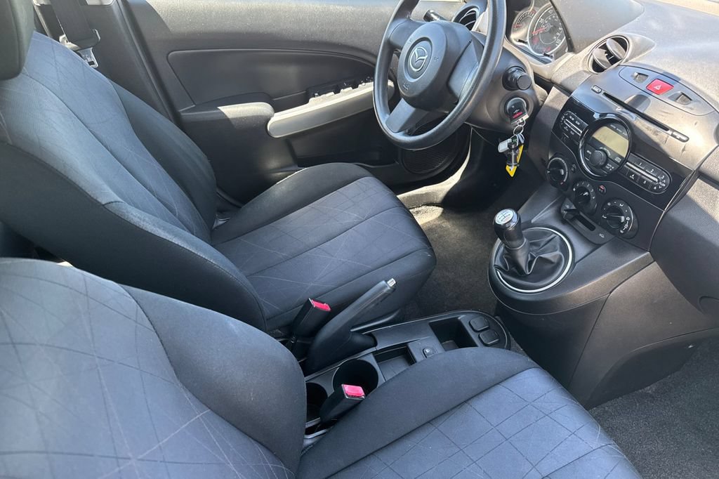 Used 2013 MAZDA MAZDA2 Sport FWD image 16