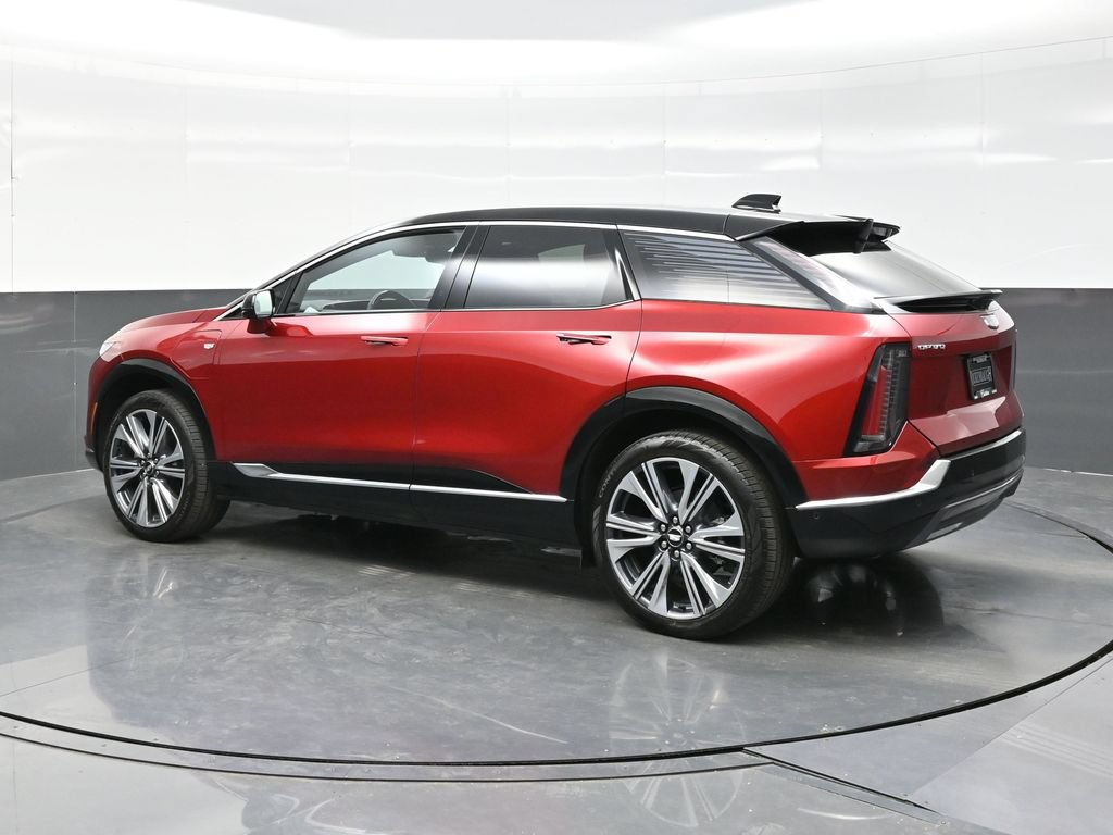 New 2027 Cadillac Optiq Premium Luxury w/ LPO, Floor Liner Package AWD/4WD image 4