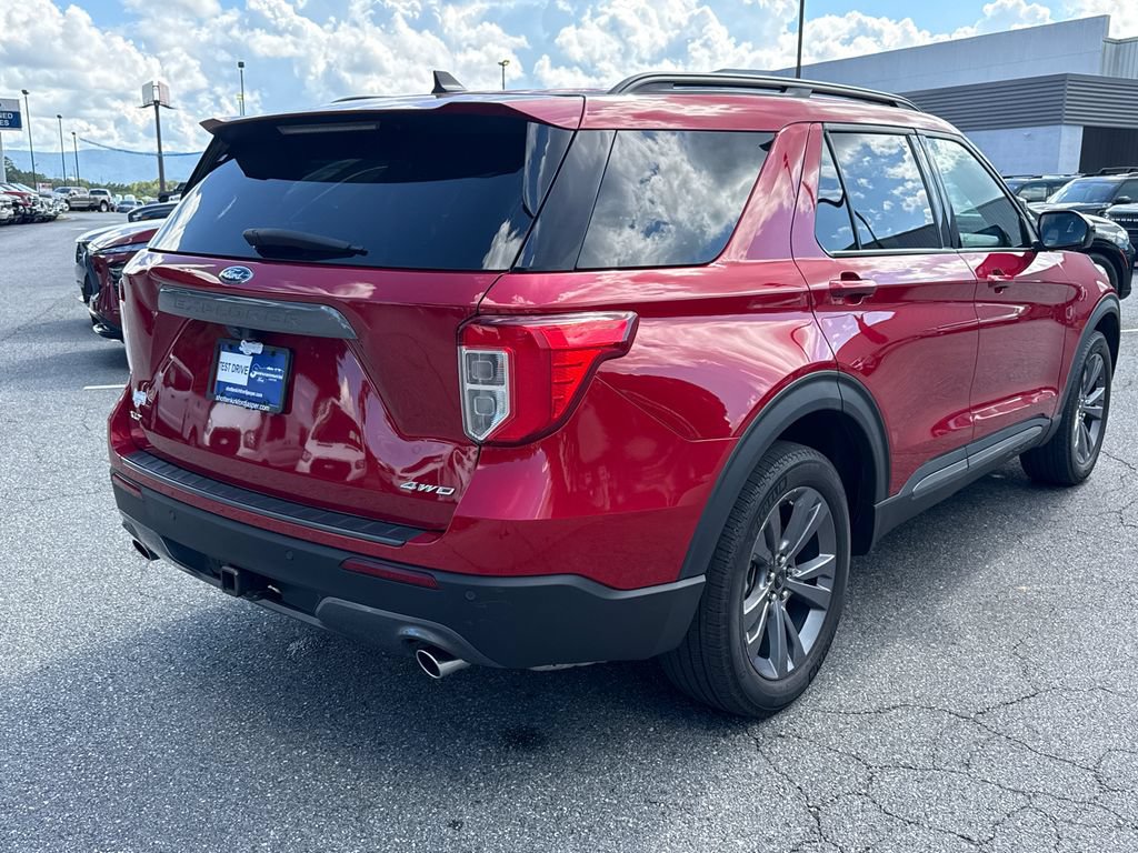 Used 2023 Ford Explorer XLT w/ Equipment Group 202A AWD/4WD image 7