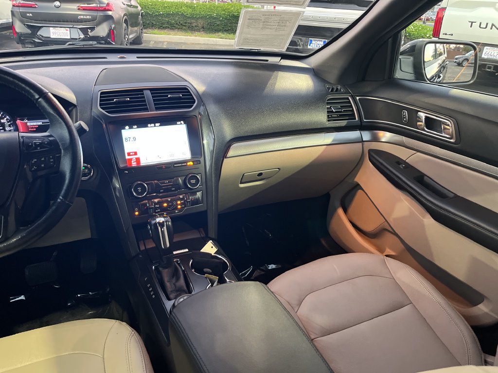 Used 2018 Ford Explorer XLT w/ Equipment Group 202A AWD/4WD image 38