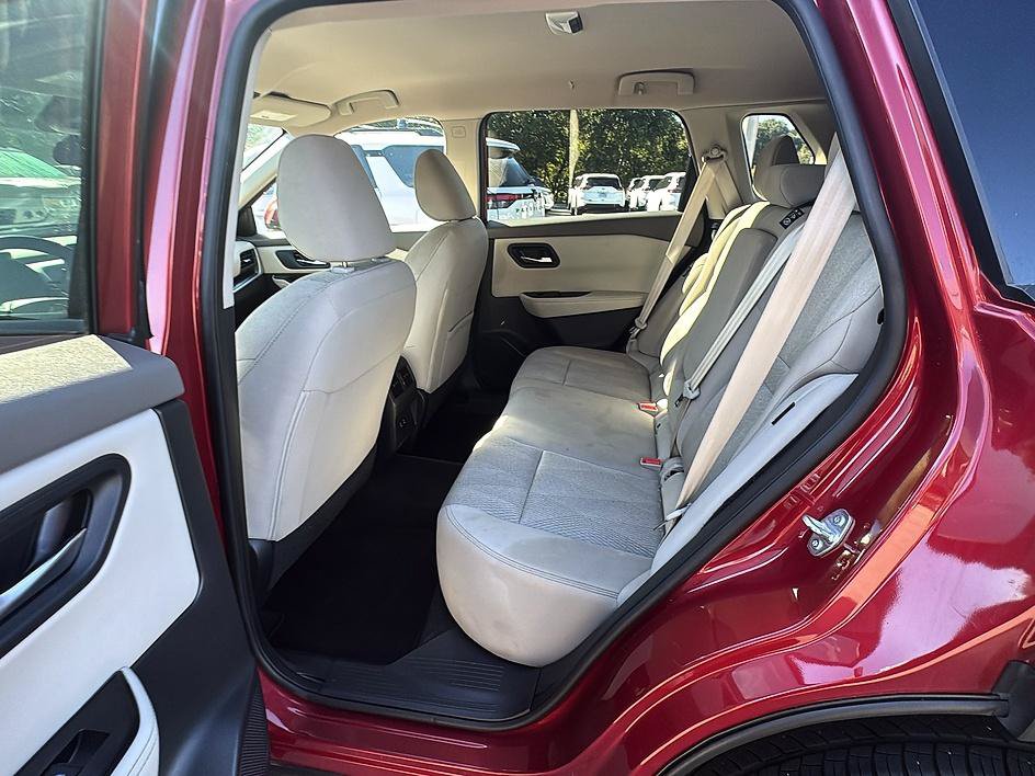Certified 2025 Nissan Rogue SV AWD/4WD image 17