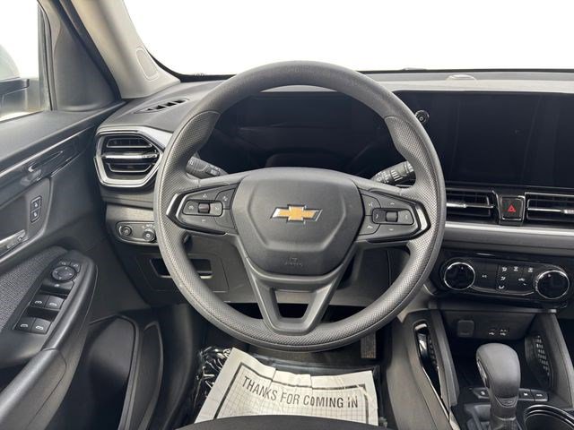 Used 2025 Chevrolet TrailBlazer LT AWD/4WD image 15