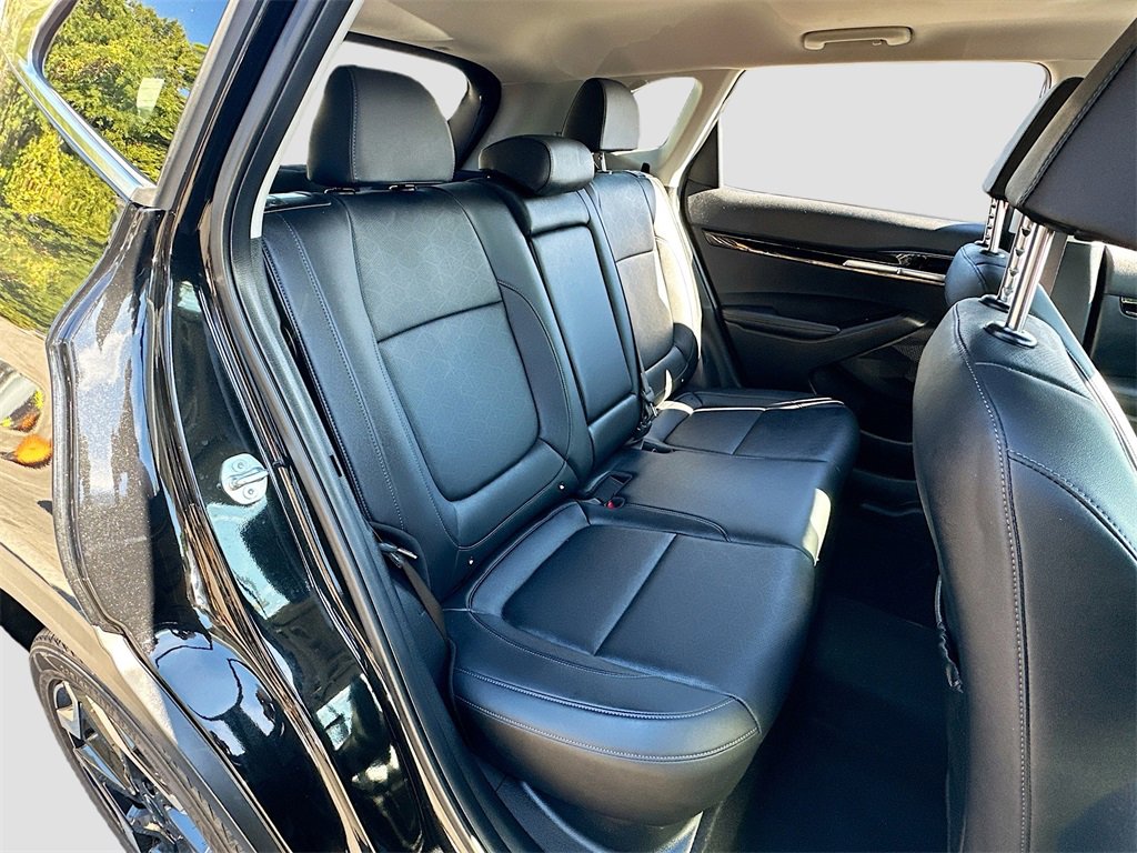 Certified 2025 Kia Seltos SX w/ SX Sunroof Package image 28