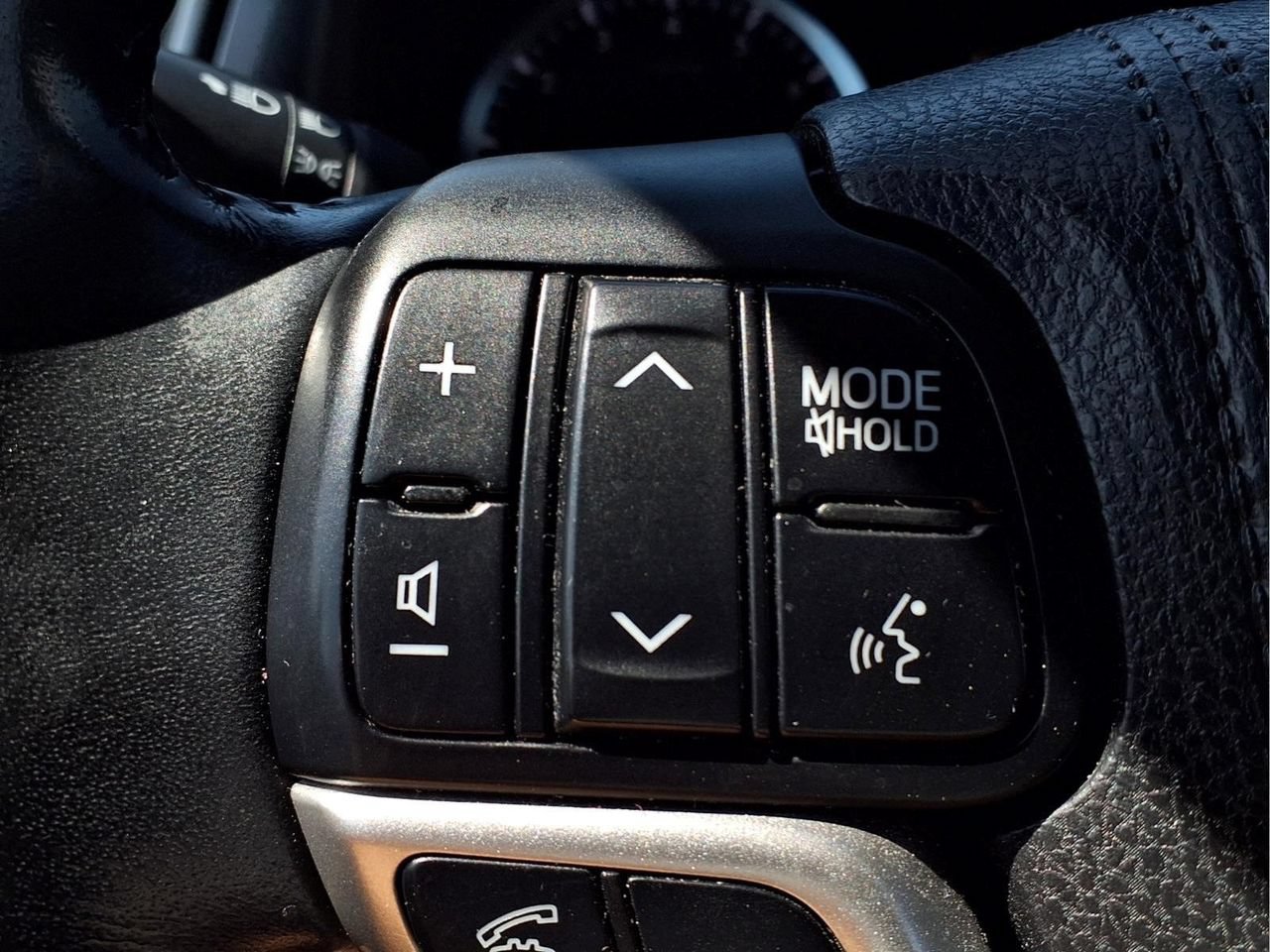 Certified 2016 Toyota Highlander XLE AWD/4WD image 25