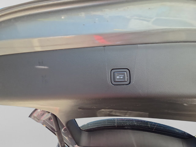 Used 2023 Chevrolet Traverse LT w/ LPO, Cargo Package AWD/4WD image 19