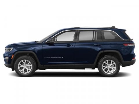 Used 2023 Jeep Grand Cherokee Limited w/ Luxury Tech Group II image 3