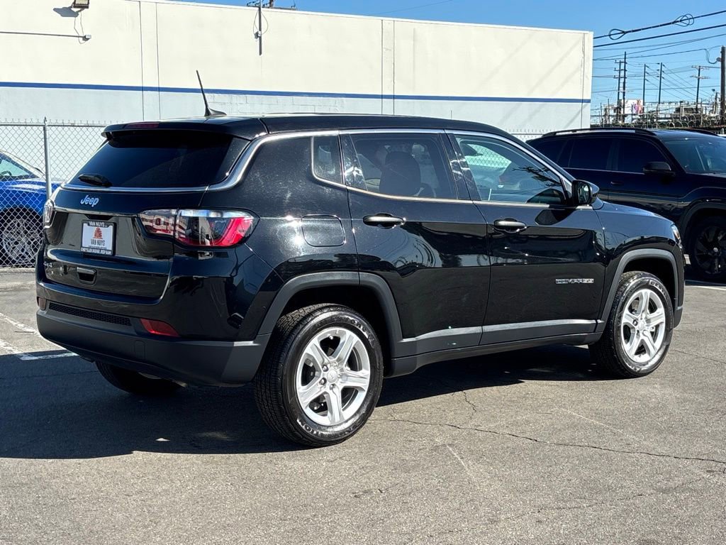 Used 2023 Jeep Compass Sport image 4
