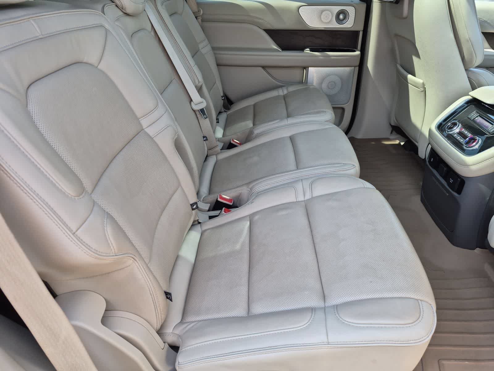 Used 2018 Lincoln Navigator Reserve w/ Technology Package AWD/4WD image 21