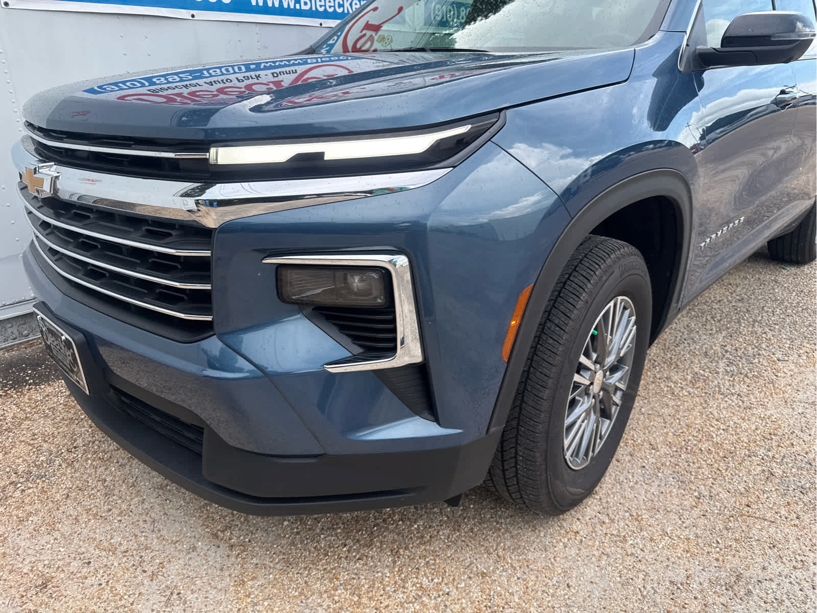 Used 2025 Chevrolet Traverse LT w/ Driver Confidence Package FWD image 10