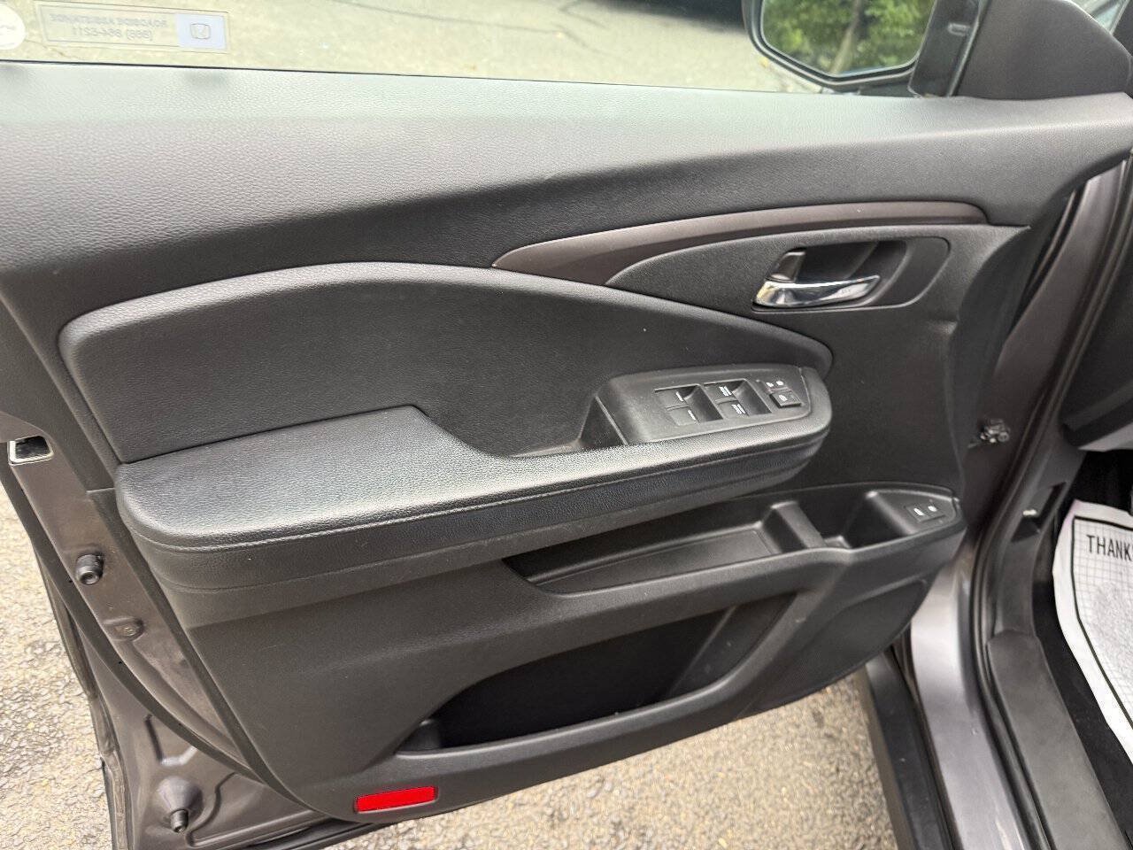 Used 2017 Honda Pilot EX-L image 9