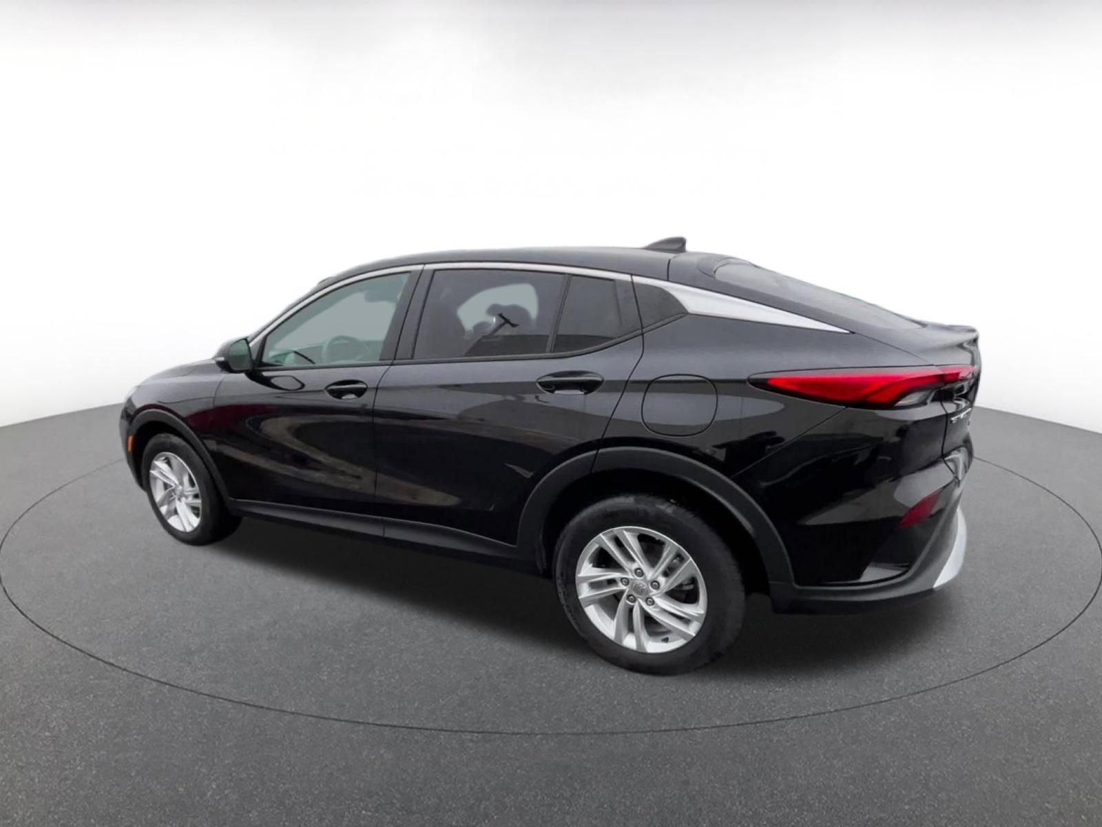 Used 2025 Buick Envista Preferred image 10