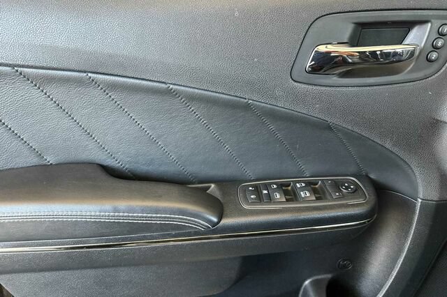 Used 2018 Dodge Charger SRT Hellcat RWD image 8