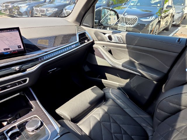 Used 2025 BMW X5 xDrive40i w/ M Sport Package AWD/4WD image 16