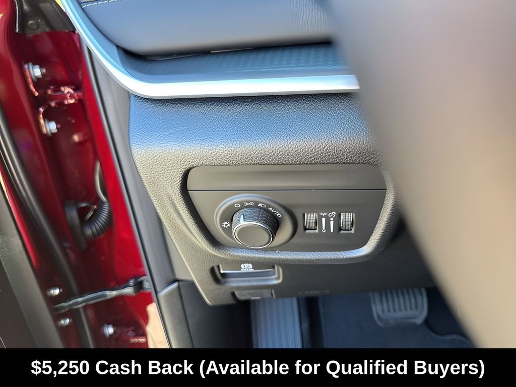 New 2025 Jeep Grand Cherokee Laredo X w/ Luxury Tech Group I RWD image 32