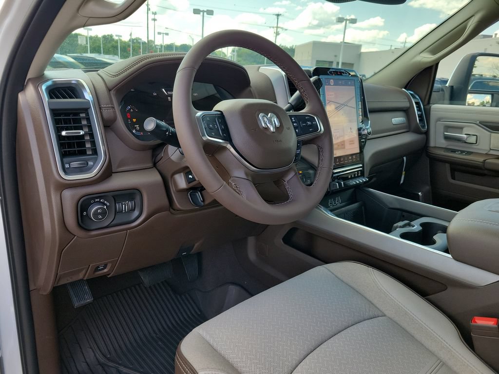 New 2026 RAM 3500 Laramie AWD/4WD image 12