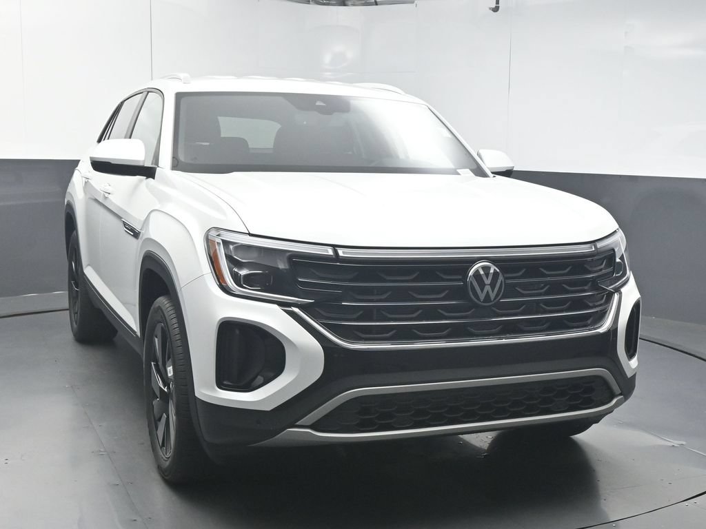 New 2026 Volkswagen Atlas Cross Sport SE FWD image 2