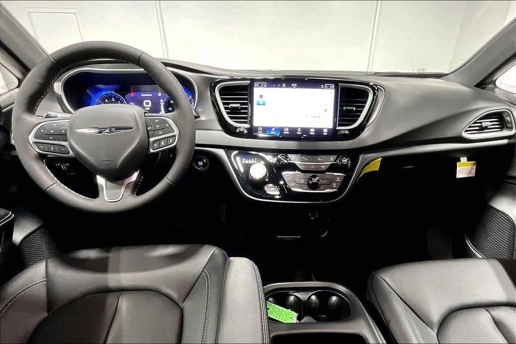 New 2026 Chrysler Voyager LX FWD image 5