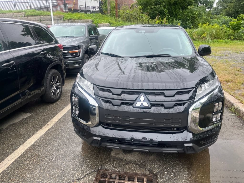 Used 2025 Mitsubishi Outlander Sport LE AWD/4WD image 3