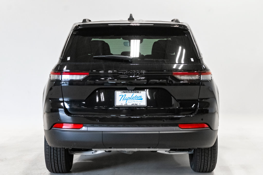 New 2026 Jeep Grand Cherokee Altitude AWD/4WD image 27