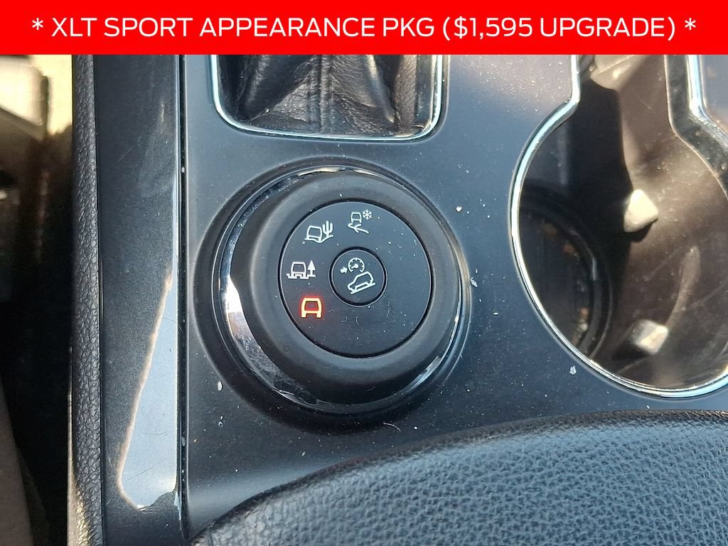 Used 2017 Ford Explorer XLT w/ Equipment Group 202A AWD/4WD image 27